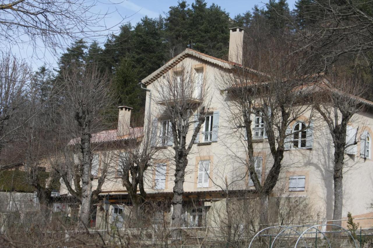 Charmant Appartement Au Coeur Des Gres D Annot Buitenkant foto